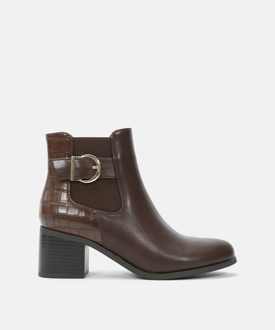 Botines tacón hebilla